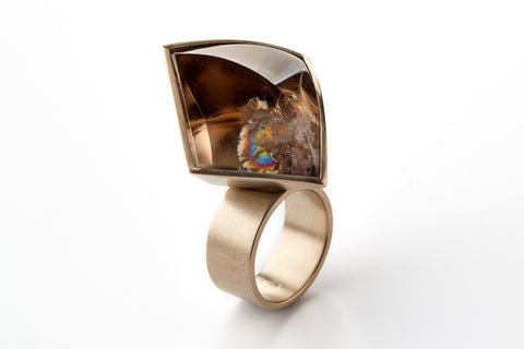 Hidden Secret VIII ring in 18k cognac gold with a 50,60 ct rock crystal. Jewellery by Rembrandt Jordan